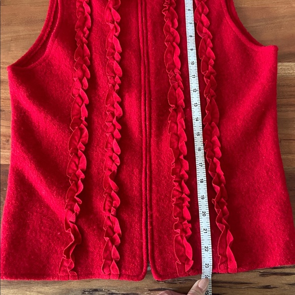 Coldwater Creek red wool vest ruffle detail Christmas holiday winter layer small - Picture 16 of 16